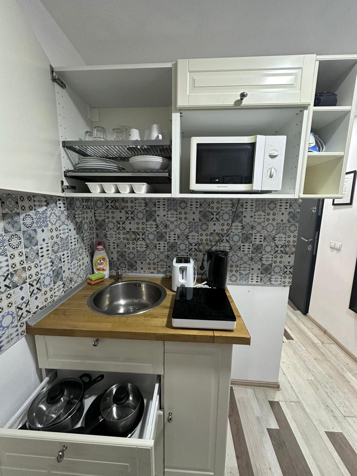 Heights Accommodation City Center Bukares Bagian luar foto