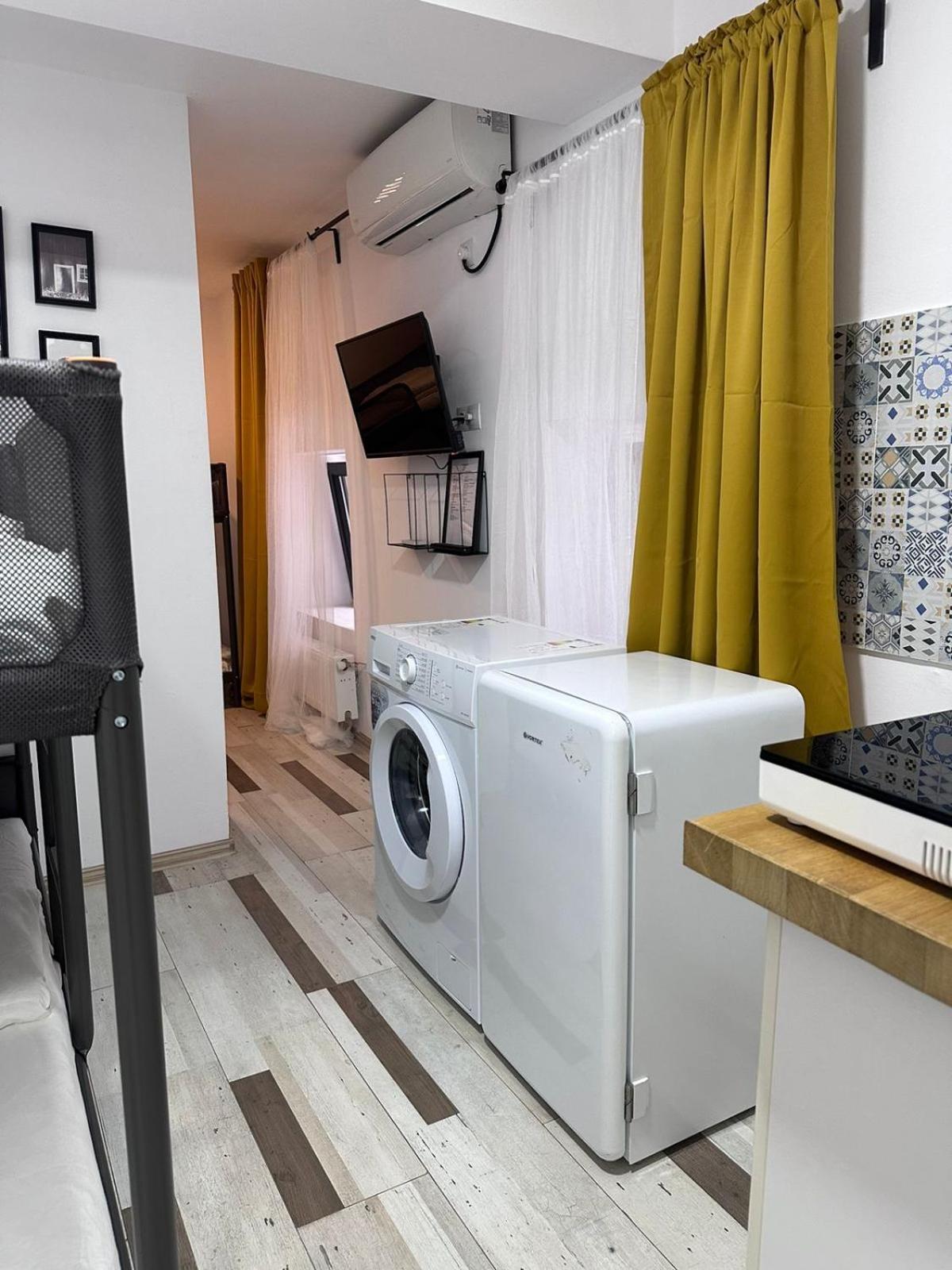 Heights Accommodation City Center Bukares Bagian luar foto