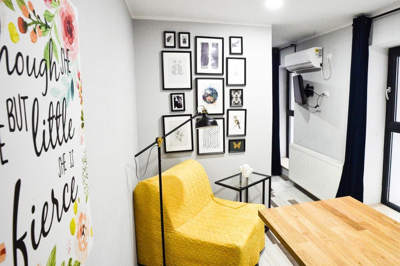 Heights Accommodation City Center Bukares Bagian luar foto