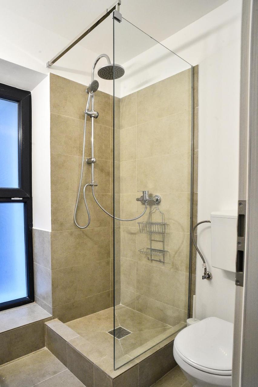 Heights Accommodation City Center Bukares Bagian luar foto