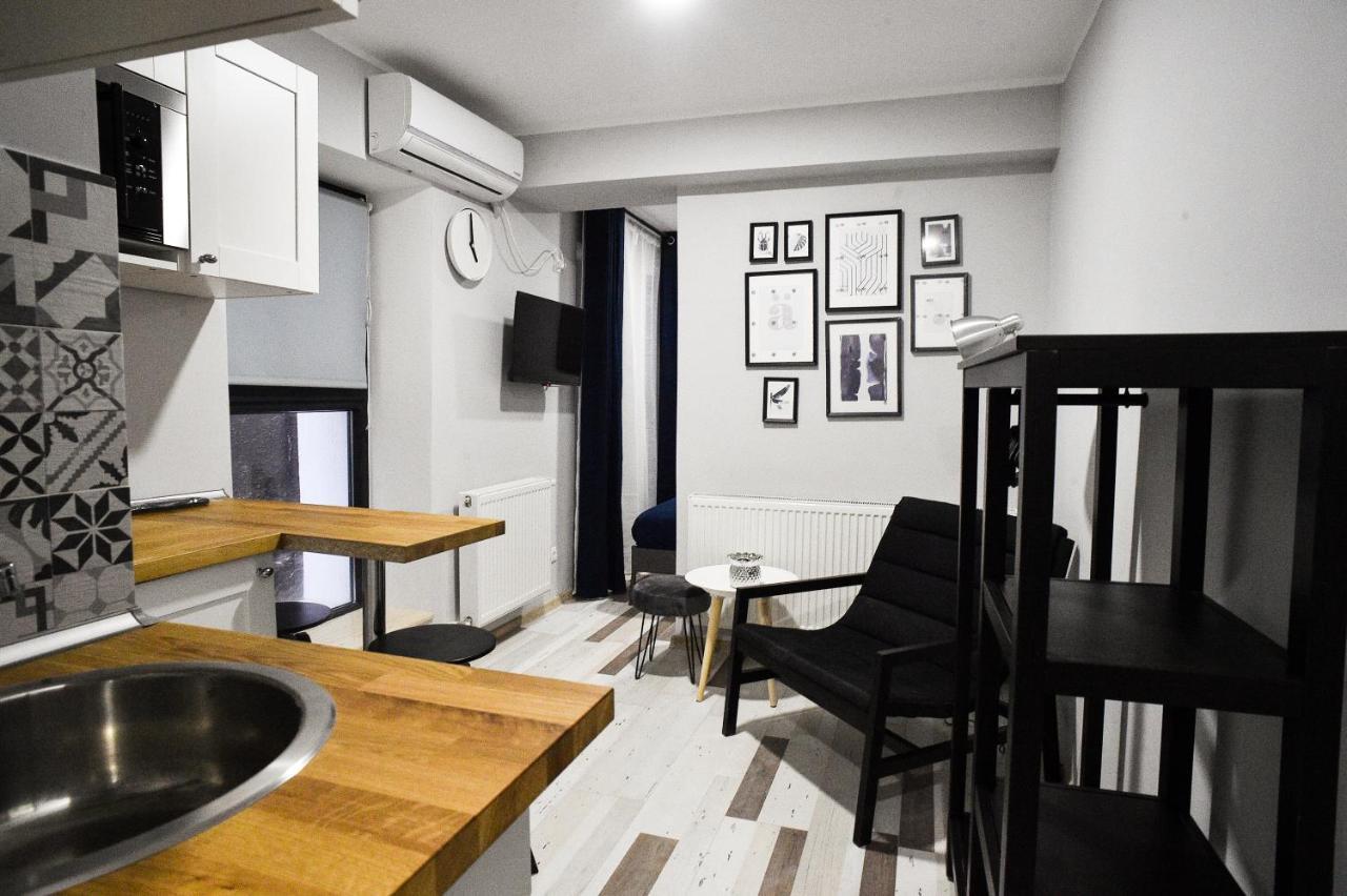 Heights Accommodation City Center Bukares Bagian luar foto