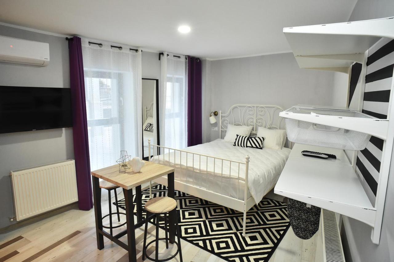 Heights Accommodation City Center Bukares Bagian luar foto