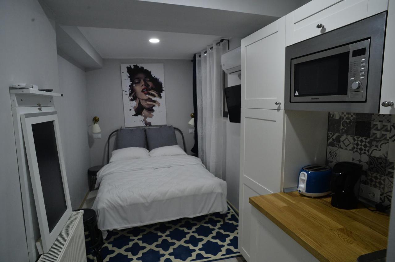Heights Accommodation City Center Bukares Bagian luar foto