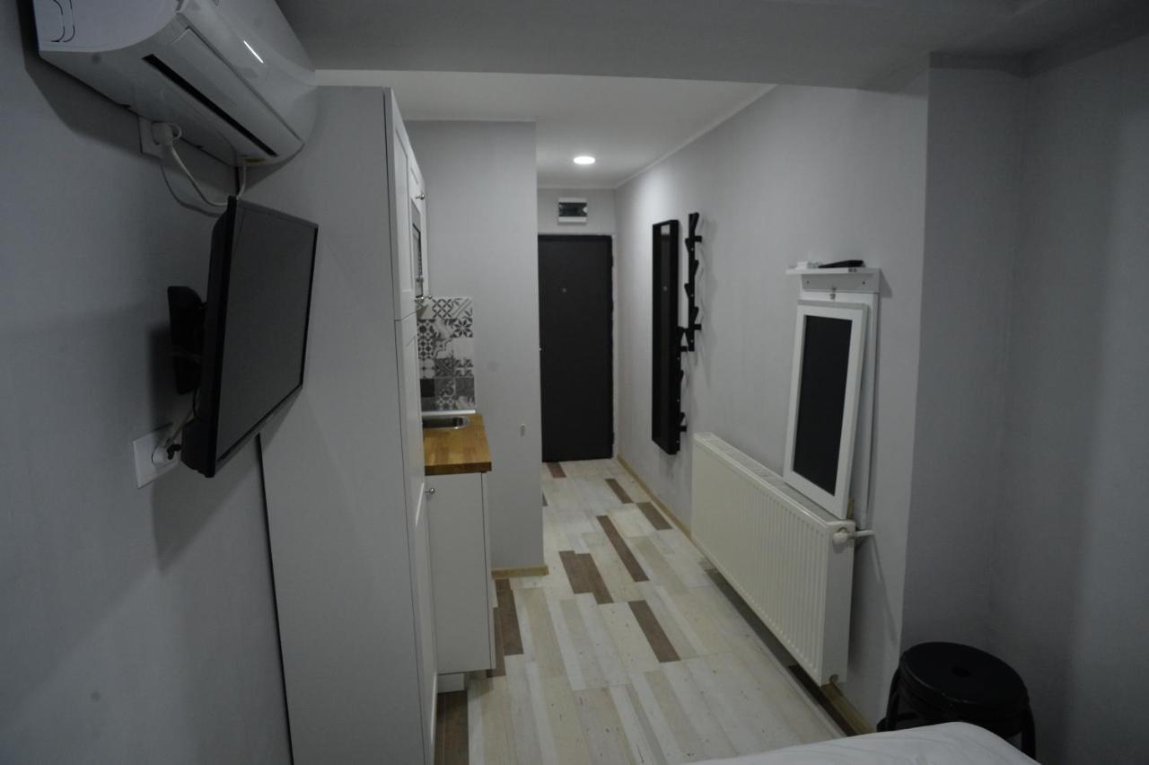 Heights Accommodation City Center Bukares Bagian luar foto