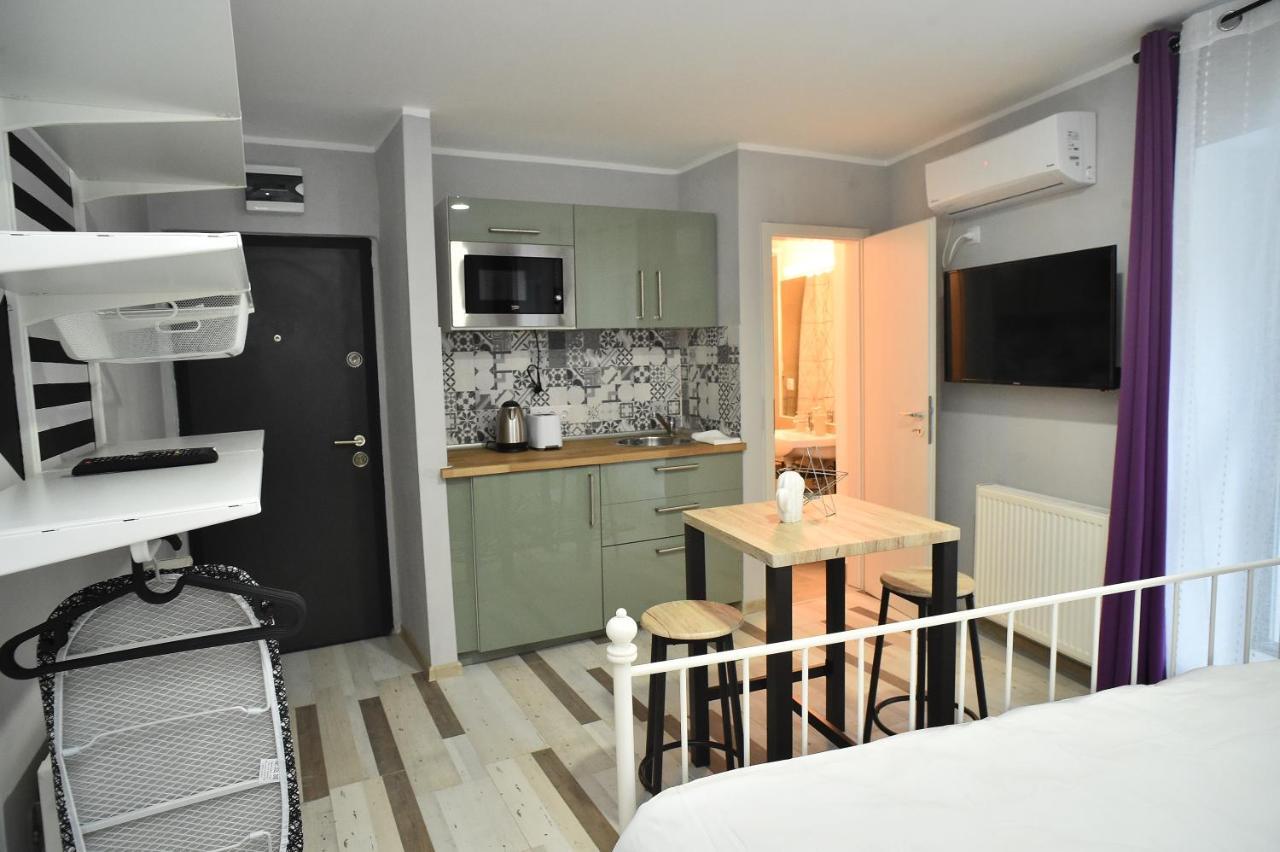 Heights Accommodation City Center Bukares Bagian luar foto