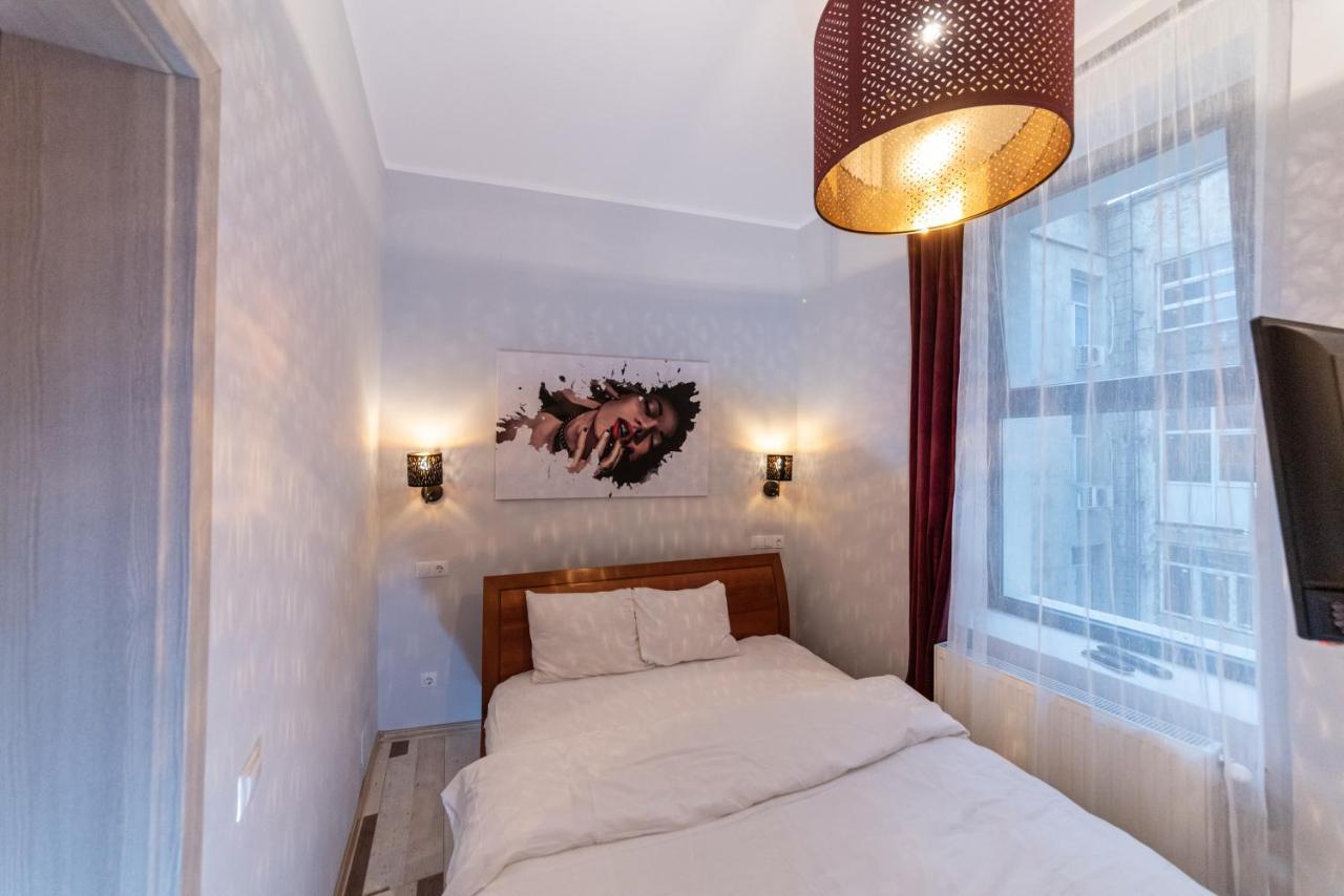 Heights Accommodation City Center Bukares Bagian luar foto
